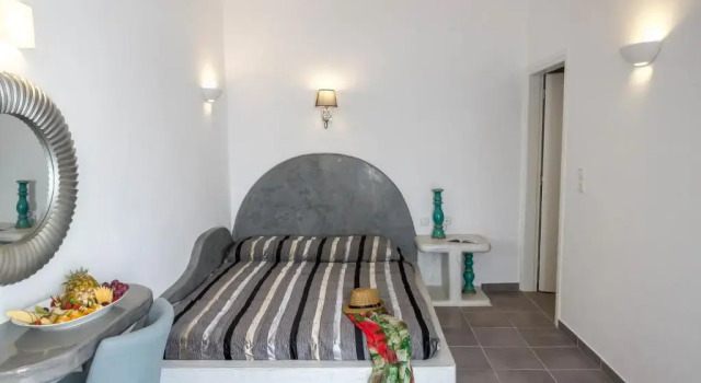 Remvi Suites, Забронировать Отель «постель и завтрак» Отели Фиростефани с завтраком, Завтраки