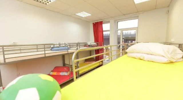 Кровать в общем номере Sports Hostel