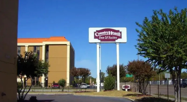 Comfort Inn & Suites Airport, Забронировать Отель Мемфис Теннесси, рядом с Methodist South Hospital