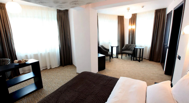 Полулюкс Ambiance Hotel