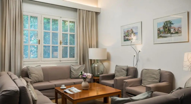 Folies Corfu Town Hotel Apartments, Забронировать Апартаменты/квартира Отели Острова Корфу с парковкой, рядом с Главная больница Корфу, Парковка