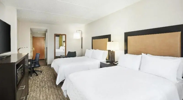 Четырёхместный номер Standard Holiday Inn Express & Suites Jacksonville South East - Medical Center Area by IHG
