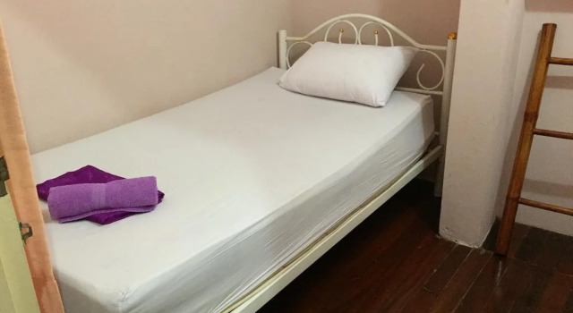 Ricos Honey Place Guesthouse, Забронировать Отель Phra Nakhon Бангкок, рядом с Банглампу
