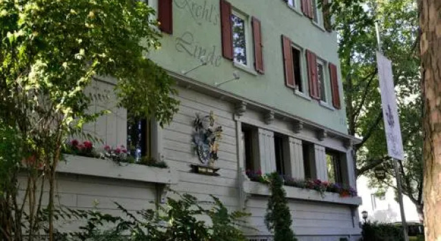 Hotel Restaurant Krehls Linde, Забронировать Отель Бад-Каннштатт Штутгарт, рядом с Арена «Ганс-Мартин-Шлейер-Халле»