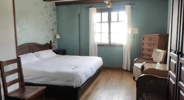 Hotel Rural El Mirador de los Pirineos, Забронировать Отель Отели Санта-Крус-де-ла-Серос с парковкой, Парковка
