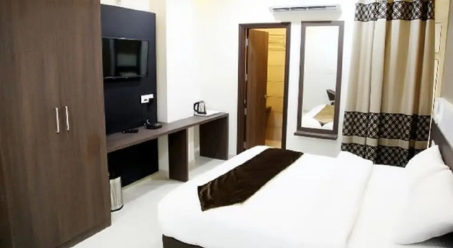 Номер Deluxe Hotel Royal MJS Pinjore