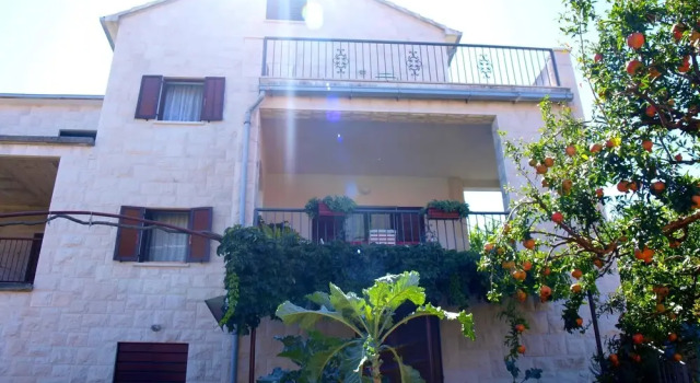 Apartments Janja Postira, Prenota Appartamento Hotel a Croatian Islands con parcheggio, Parcheggio