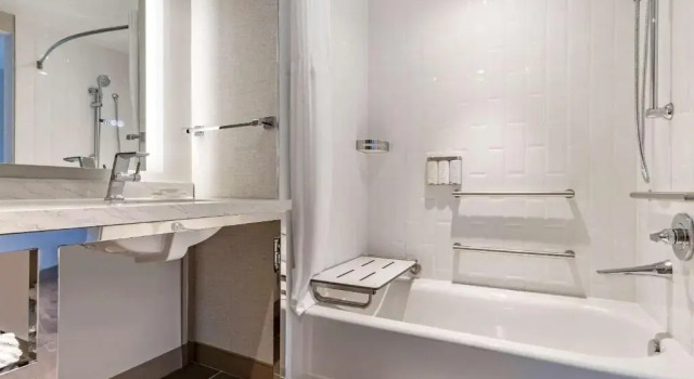 Номер Deluxe Cambria Hotel Washington DC Navy Yard Riverfront
