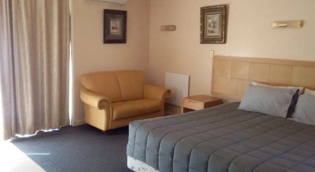 Люкс Luxury Desert Sand Motor Inn