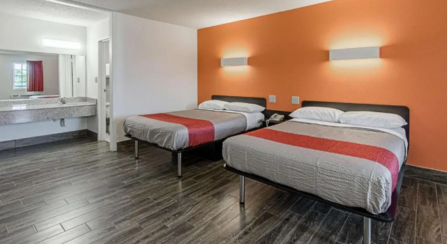 Четырёхместный номер Deluxe Motel 6-Staunton, VA