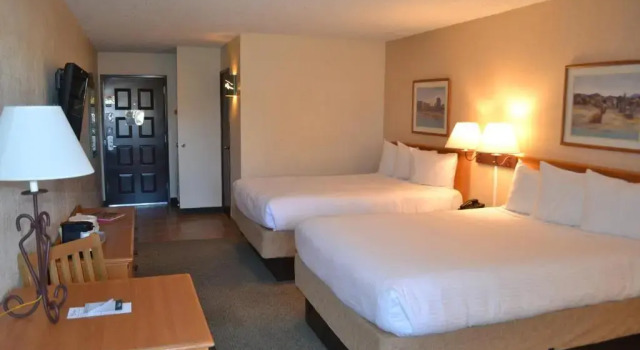 Четырёхместный номер Standard The Lodge at Cliff Castle Casino