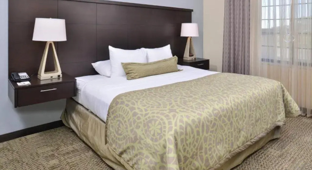 Двухместный номер Standard Staybridge Suites Rochester by IHG