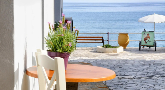 Студия Mirtos Hotel