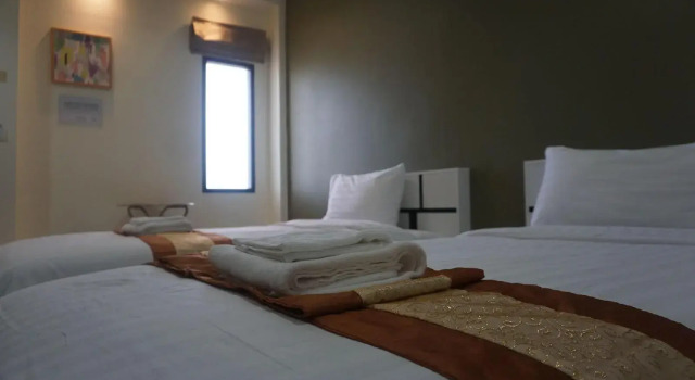 Parisa Place Hotel, Reserva ahora Hotel Roi Et 