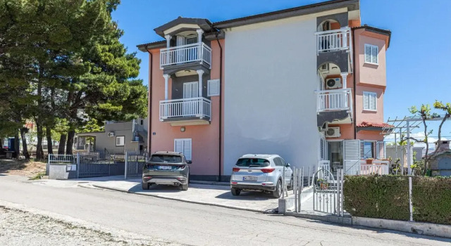 Amazing Apartment in Kastel Sucurac With Wifi and 3 Bedrooms