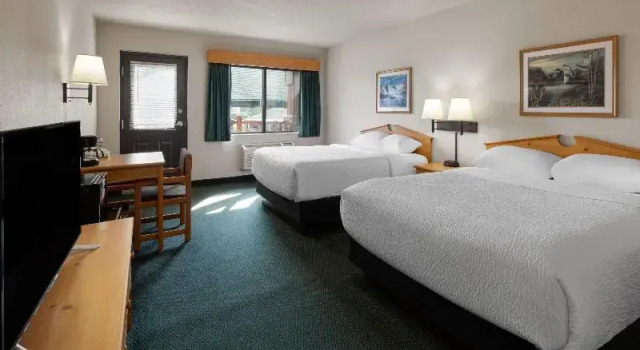 Номер Deluxe Shell Lake Lodge, a Travelodge by Wyndham