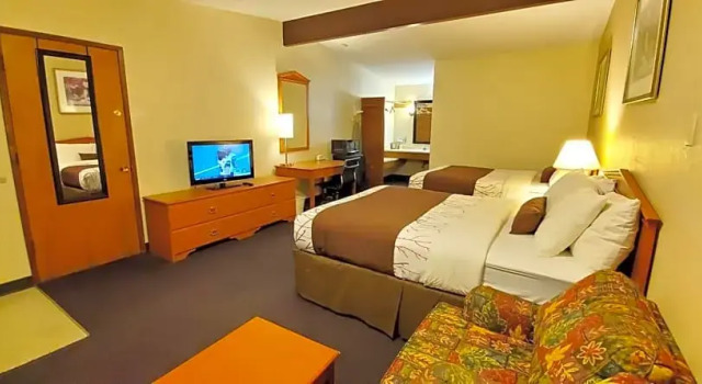 Номер Deluxe Olympic Inn & Suites