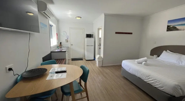Семейные апартаменты Standard с балконом Clearwater Motel Apartments