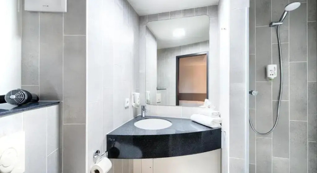 Трёхместный номер Standard B&B HOTEL München-Airport