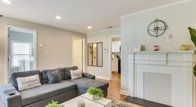 Коттедж < 2 Mi to Uptown Charlotte: Home w/ Large Yard!
