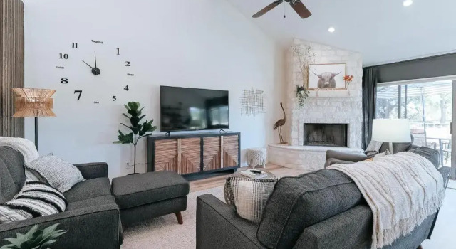 Stylish Waterfront Townhouse with Boat Slip, Pet Friendly, Забронировать Отель Хорсшу Бэй Texas Hill Country