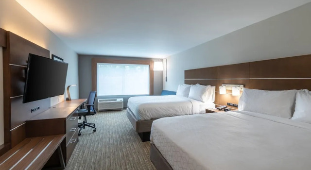 Четырёхместный люкс Holiday Inn Express & Suites - Greenville - Taylors by IHG