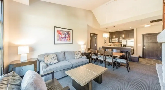 Luxury 3 Bedroom Slopeside Mountain Vacation Rental With Hot Tubs