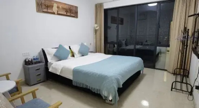 Люкс Deluxe с 2 комнатами с видом на море Four Seasons Seaview Hotel Apartment (Rose Coast)