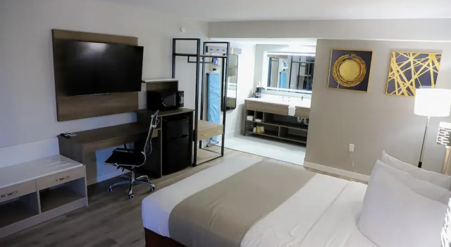 Номер Airport Inn