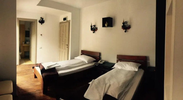 Hotel Casa Vlahilor, Забронировать Отель Отели Рымнику-Вылча 3 звезды, 3*