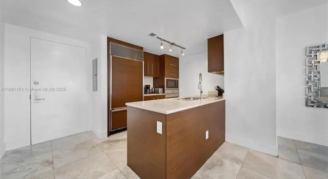 The Bay Suites - W Miami, Забронировать Отель Отели Miami Metropolitan Area 3 звезды, 3*