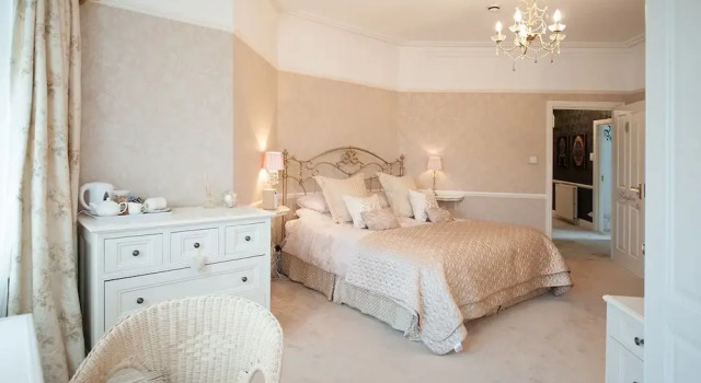 Pinewood Lodge, Забронировать Отель Отели Англии с завтраком, Завтраки