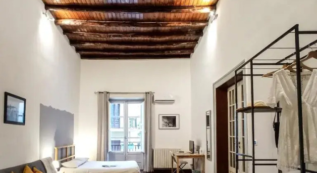 Четырёхместный номер Standard с балконом B&B Bandiera 77