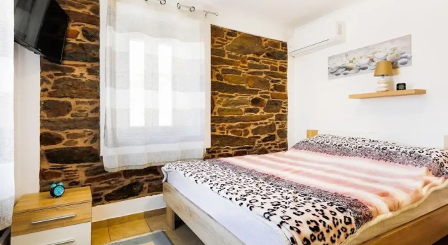 Simplistic Holiday Home in Oinousses with Balcony, Забронировать Отель Хиос Хиос