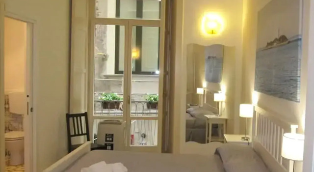 Infinito Salerno Guesthouse, Book Hotel Hoteller i Salerno med parkering, Parkering
