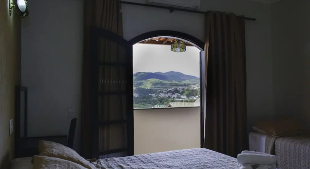Трёхместный номер Standard с балконом Hotel Real São Lourenço