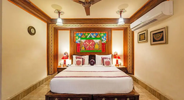 Chokhi Dhani Resort, Забронировать Курортный отель Отели штата Раджастхана с бассейном, Бассейн
