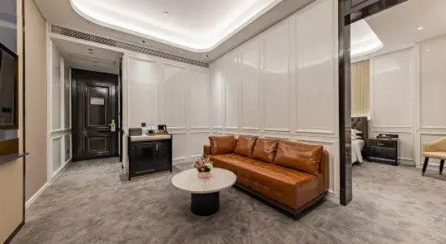 Люкс Deluxe Ramada by Wyndham Yichang Riverside