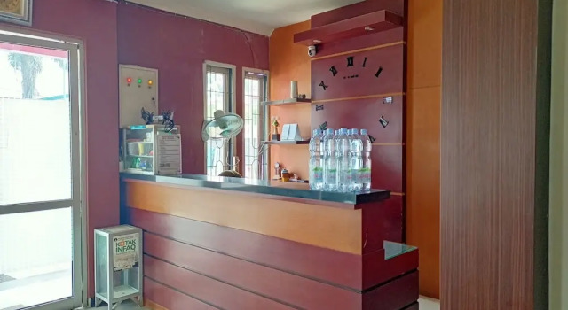 OYO 92472 Tri Homestay, Prenota Hotel Hotel a Kalimantan con parcheggio, Parcheggio