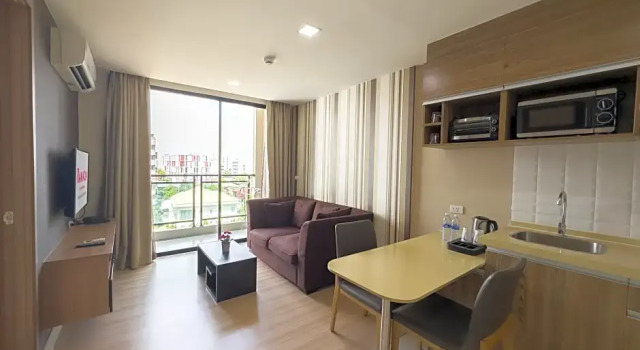 Двухместный номер Deluxe c 1 комнатой Ramada Tenn Ekamai