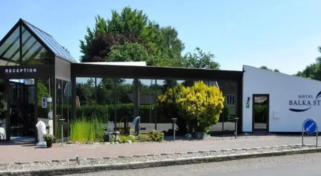 Holiday Home With Cozy Fireplace, Rezerwuj Hotel Hotele w Nexo z parkingiem, Parking
