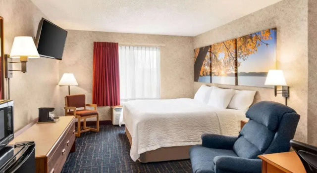 Двухместный номер Business Days Inn by Wyndham Hurley