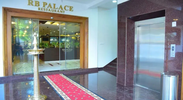 RB Palace, Забронировать Отель Нейяттинкара штат Керала