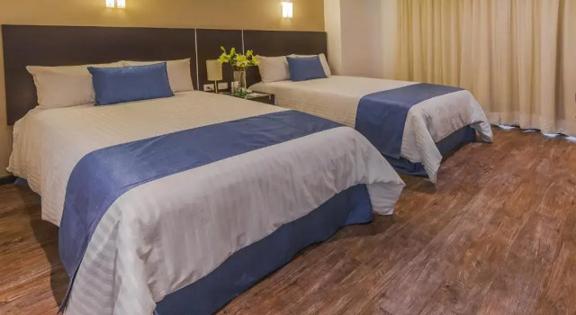 Четырёхместный номер Deluxe Hotel Zenith