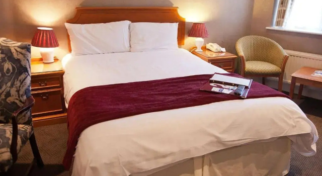 Трёхместный семейный номер Standard Best Western Priory Hotel