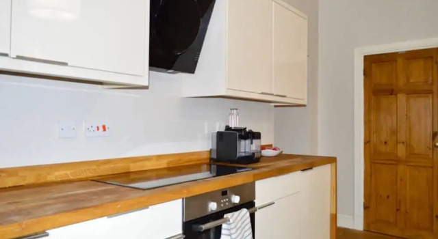 Modern Open-plan Leith Flat, Prenota Hotel Leith 