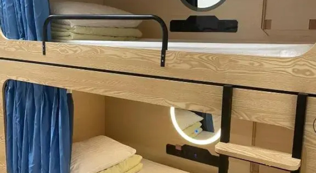 Кровать в общем номере Timehouse Hong Kong Hostel Group