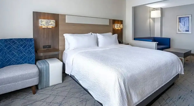 Люкс Holiday Inn Express Hotel & Suites Vineland Millville by IHG