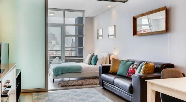 Апартаменты Stylish Central Apartment near Table Mountain
