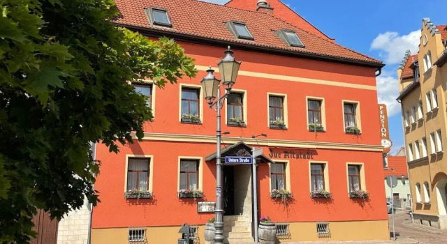 Zur Altstadt - Am Fuße der Osterburg - Gaststätte, Pension, FEWO